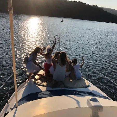 Aquadouro Yacht Radames - Sleep Boat Experience *
