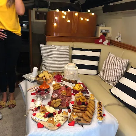 Aquadouro Yacht Radames - Sleep Boat Experience بوتيل قلعة بايفا