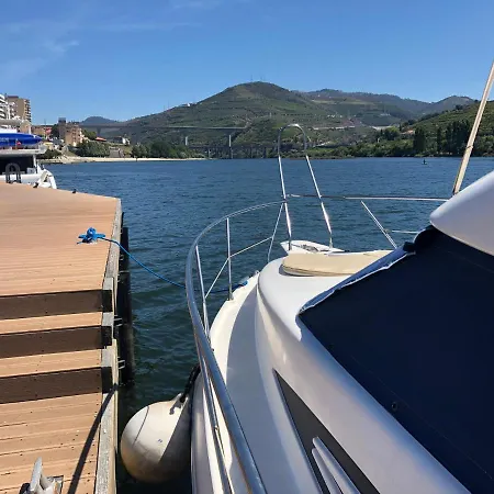 보트호텔 Aquadouro Yacht Radames - Sleep Boat Experience 카스텔루 지 파이바