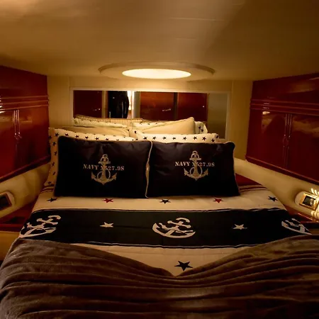 Aquadouro Yacht Radames - Sleep Boat Experience بوتيل *