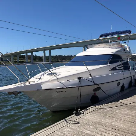 Aquadouro Yacht Radames - Sleep Boat Experience بوتيل
